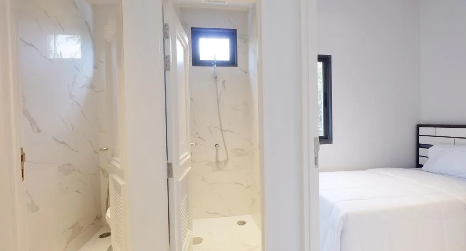 For sale 5 bedrooms house in Saphan Sung, Bangkok