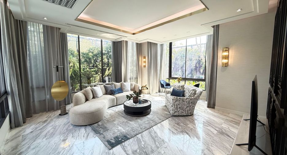 For sale 5 bedrooms house in Saphan Sung, Bangkok