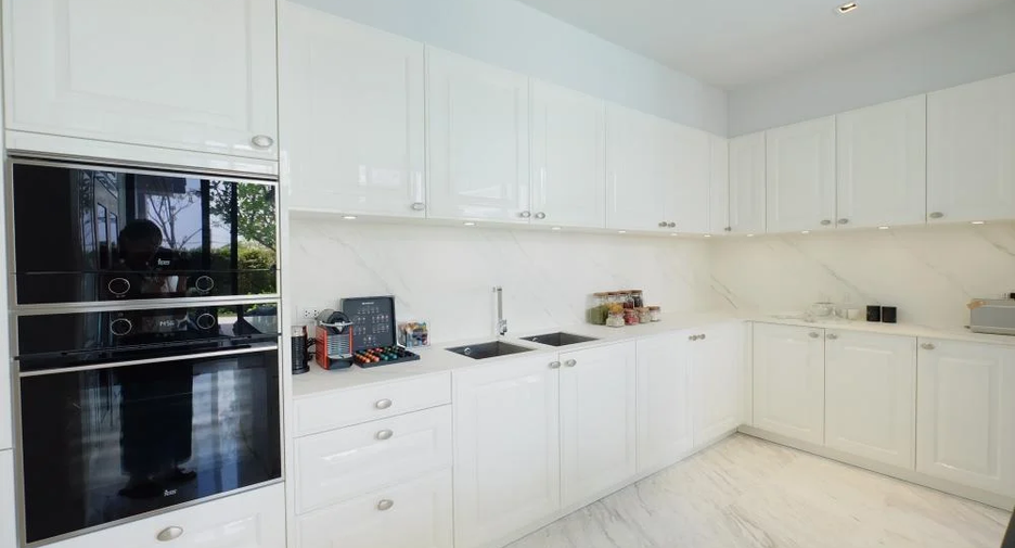 For sale 5 bedrooms house in Saphan Sung, Bangkok