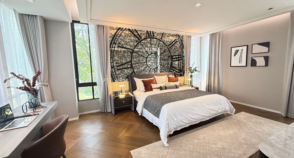 For sale 5 bedrooms house in Saphan Sung, Bangkok