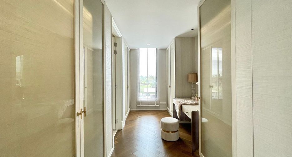 For sale 5 bedrooms house in Saphan Sung, Bangkok