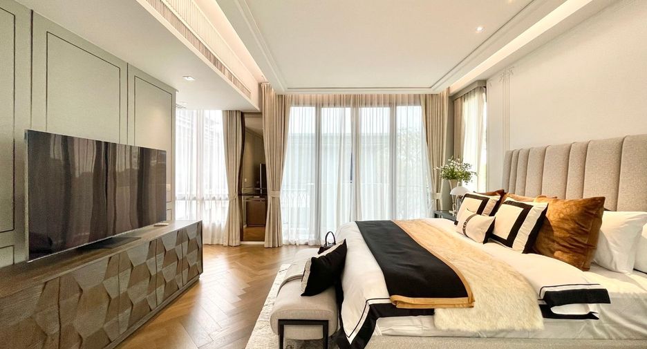For sale 5 bedrooms house in Saphan Sung, Bangkok