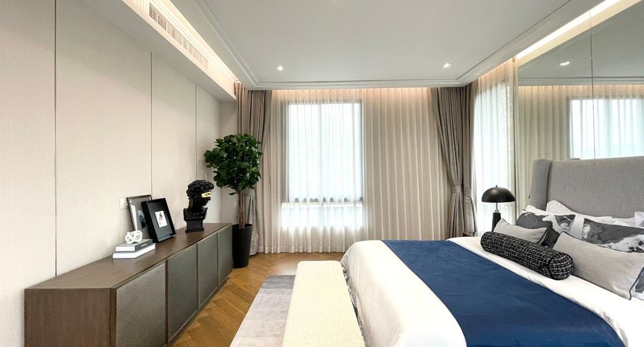 For sale 5 bedrooms house in Saphan Sung, Bangkok