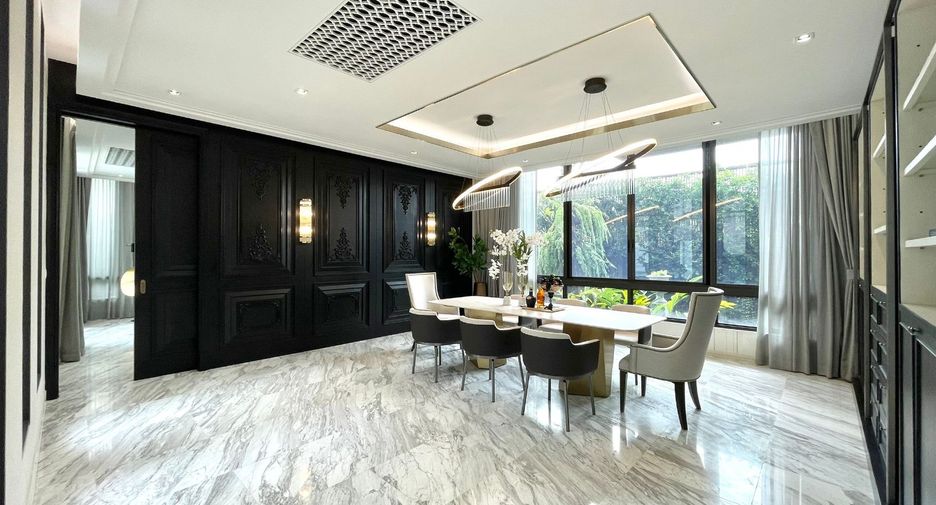 For sale 5 bedrooms house in Saphan Sung, Bangkok