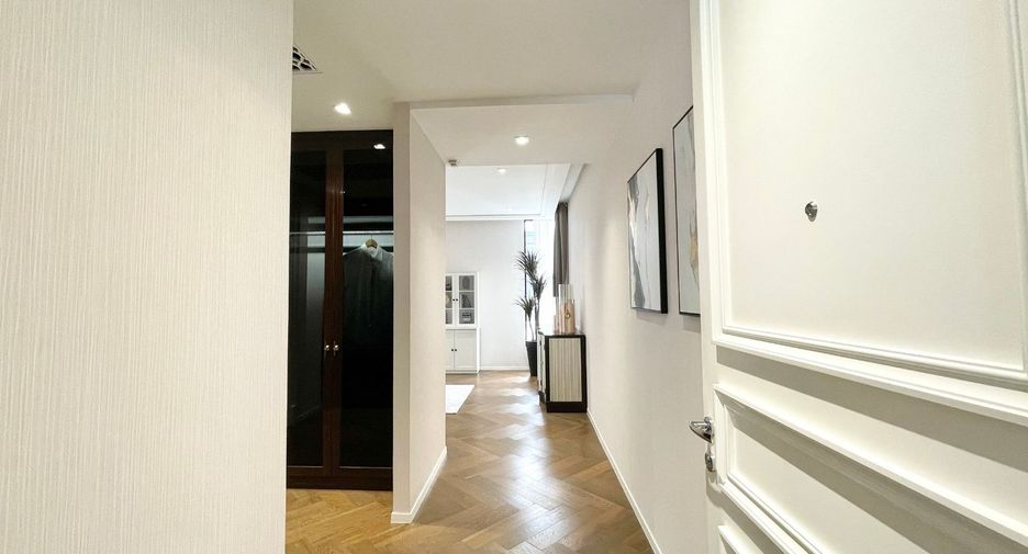 For sale 5 bedrooms house in Saphan Sung, Bangkok