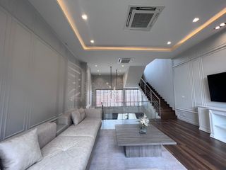 For rent 4 Beds townhouse in Bang Na, Bangkok