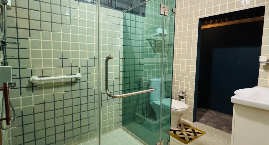 Villa zum Kauf mit 6 Zimmer in Hang Dong, Chiang Mai