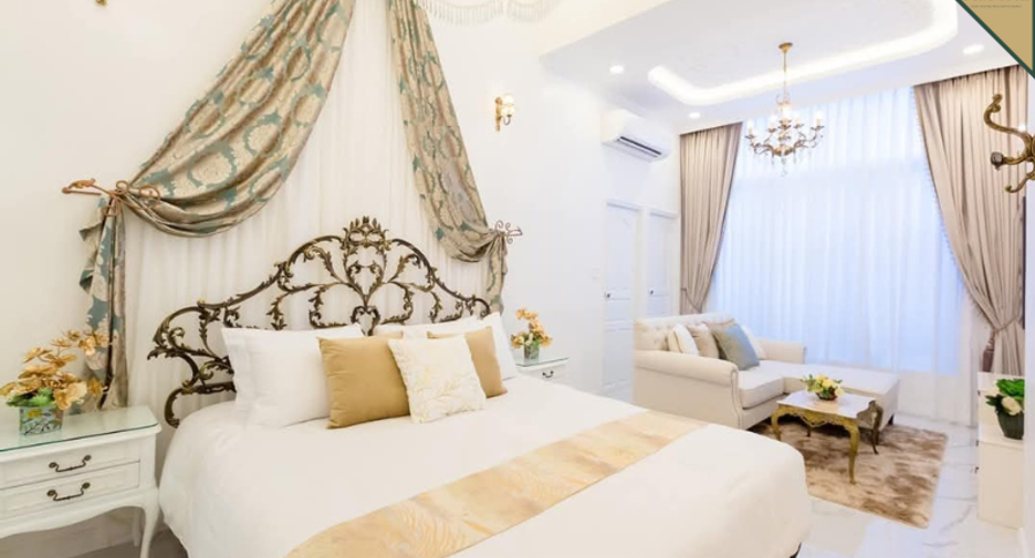 For rent 4 bedrooms townhouse in Bang Kapi, Bangkok