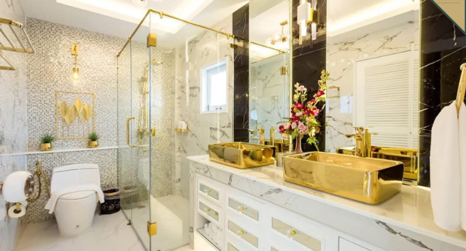 For rent 4 bedrooms townhouse in Bang Kapi, Bangkok