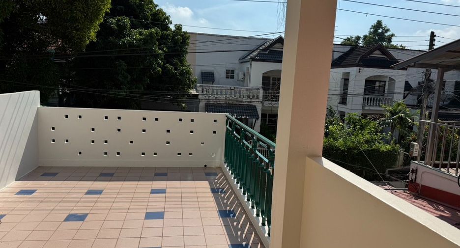Reihenhaus zum Kauf mit 4 Zimmer in Mueang Chiang Mai, Chiang Mai
