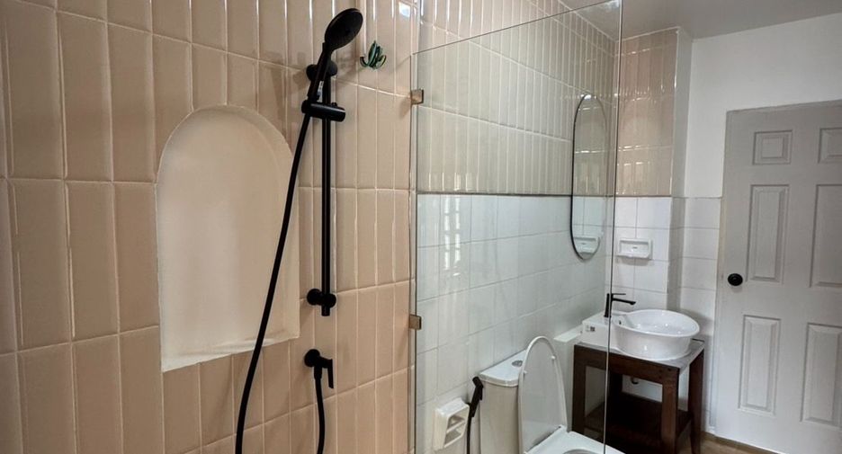 Reihenhaus zum Kauf mit 4 Zimmer in Mueang Chiang Mai, Chiang Mai