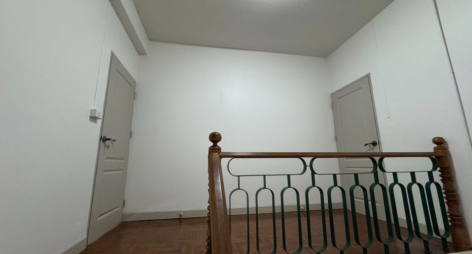 Reihenhaus zum Kauf mit 4 Zimmer in Mueang Chiang Mai, Chiang Mai
