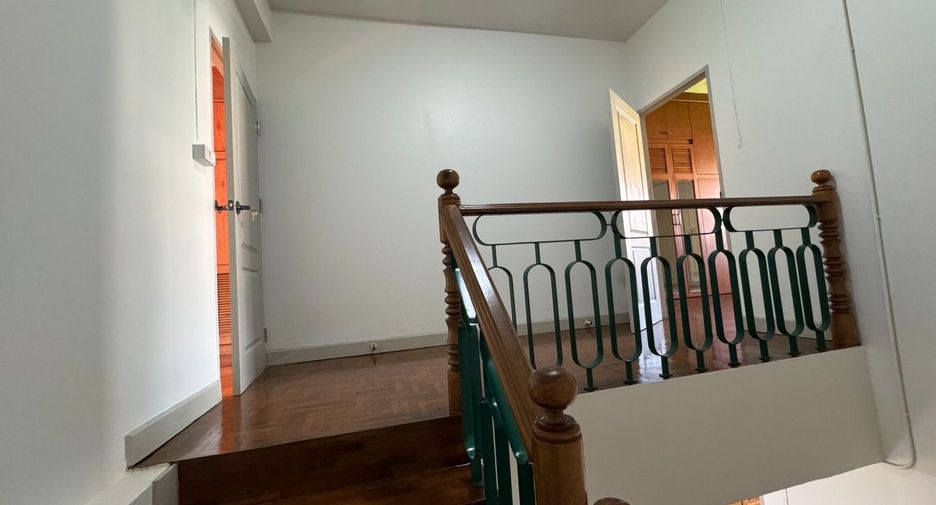 Reihenhaus zum Kauf mit 4 Zimmer in Mueang Chiang Mai, Chiang Mai