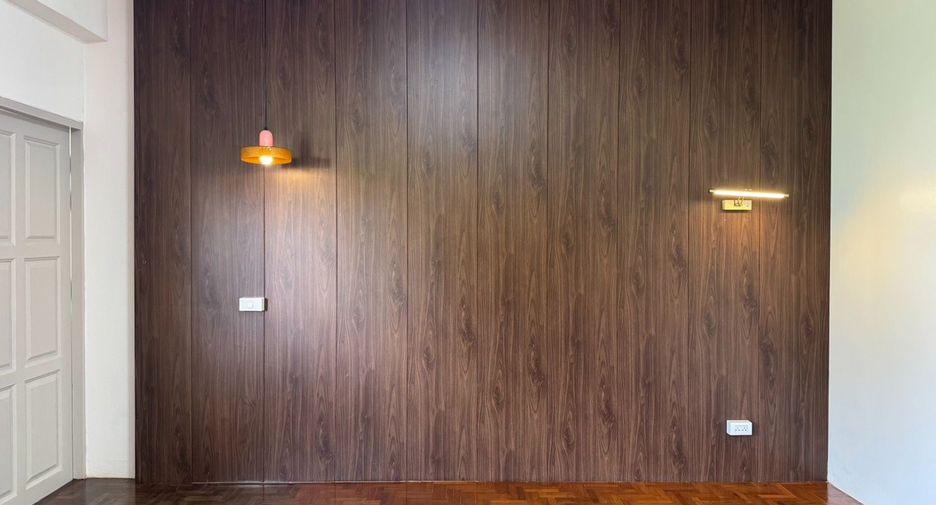 Reihenhaus zum Kauf mit 4 Zimmer in Mueang Chiang Mai, Chiang Mai
