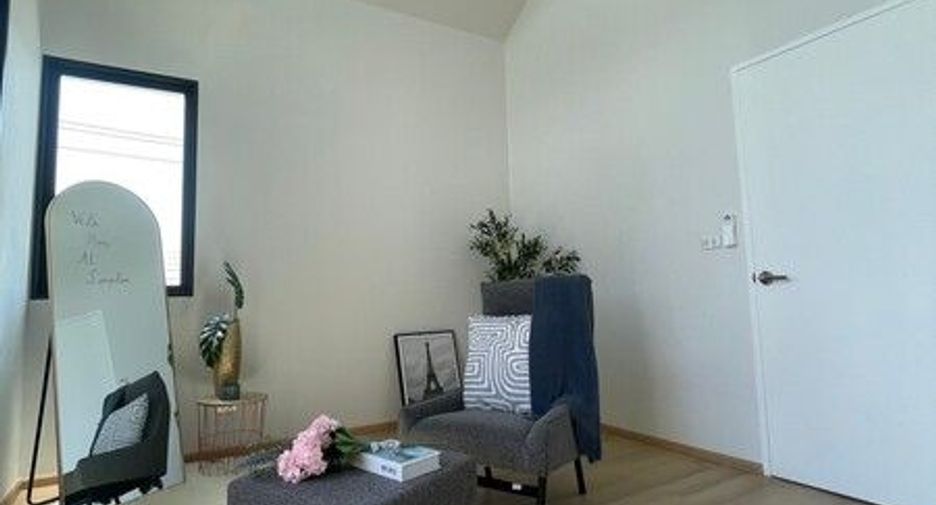 Casa adosada en venta de 4 habitaciones en Sam Phran, Nakhon Pathom