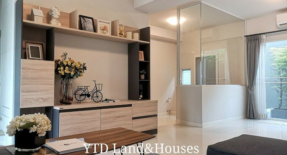 For rent 3 bedrooms townhouse in Bang Phli, Samut Prakan