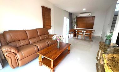 Casa en alquiler de 3 habitaciones en Bang Phli, Samut Prakan