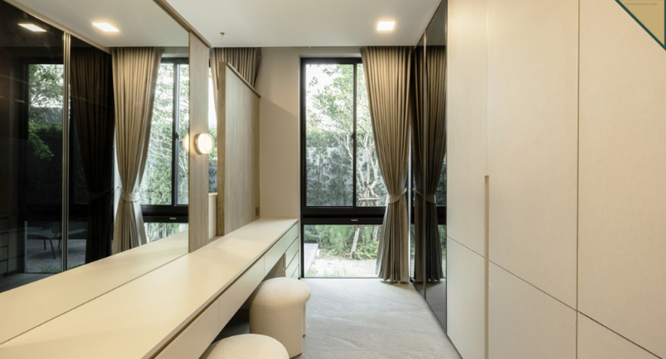For rent and for sale 4 bedrooms house in Saphan Sung, Bangkok