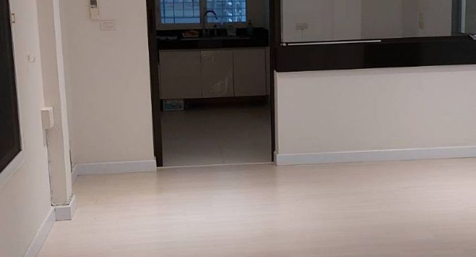For sale 5 bedrooms house in Mueang Chiang Mai, Chiang Mai