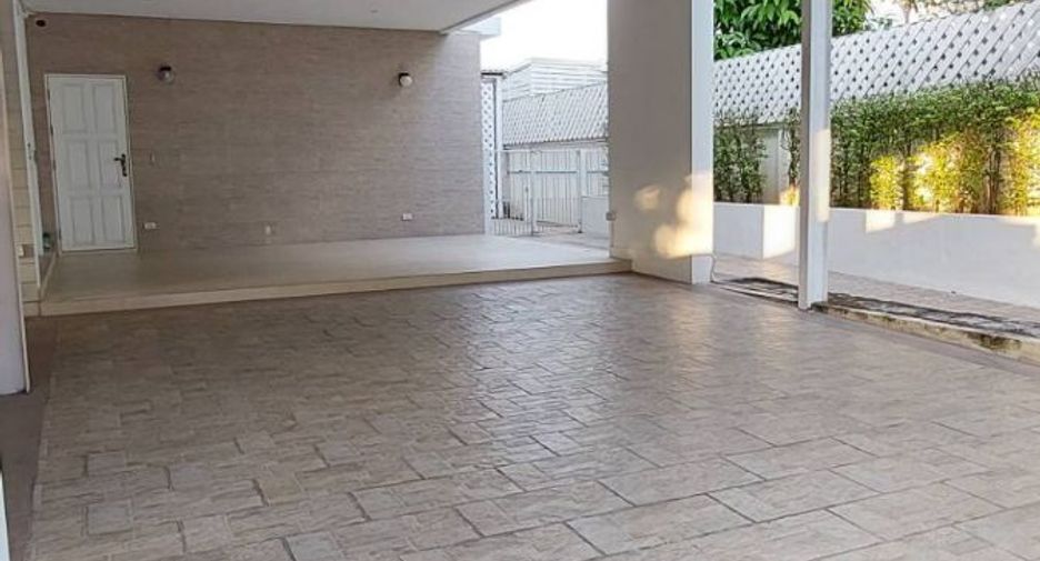For sale 5 bedrooms house in Mueang Chiang Mai, Chiang Mai