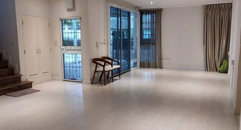 For sale 5 bedrooms house in Mueang Chiang Mai, Chiang Mai