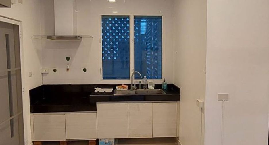 For sale 5 bedrooms house in Mueang Chiang Mai, Chiang Mai
