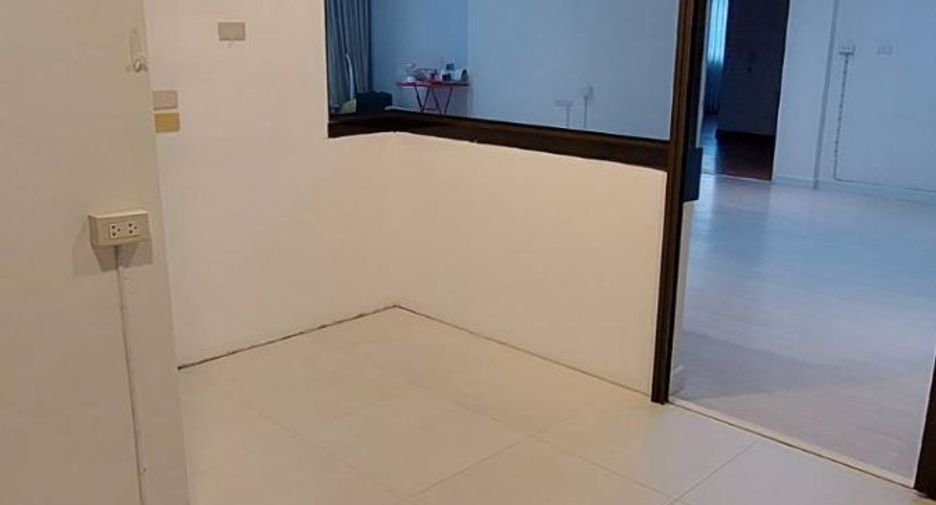 For sale 5 bedrooms house in Mueang Chiang Mai, Chiang Mai