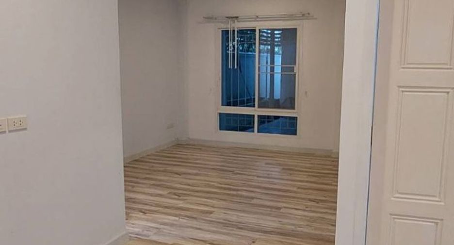 For sale 5 bedrooms house in Mueang Chiang Mai, Chiang Mai