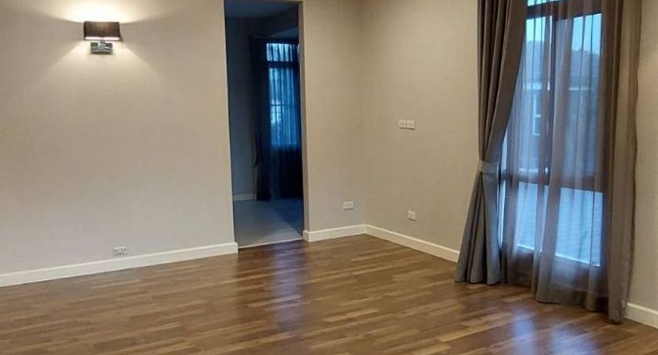 For sale 5 bedrooms house in Mueang Chiang Mai, Chiang Mai