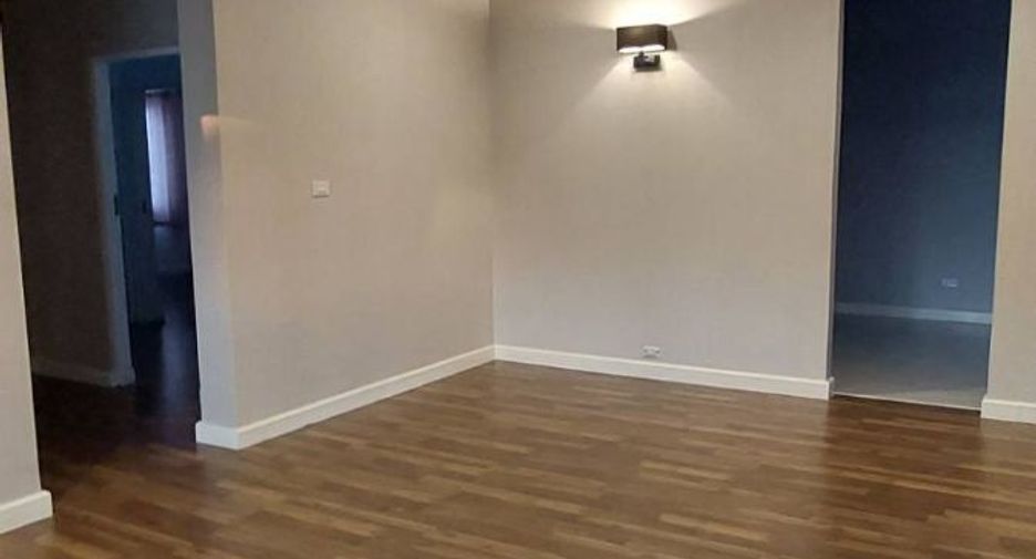 For sale 5 bedrooms house in Mueang Chiang Mai, Chiang Mai