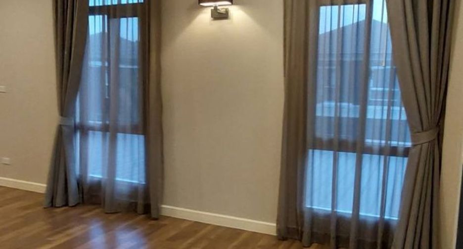 For sale 5 bedrooms house in Mueang Chiang Mai, Chiang Mai