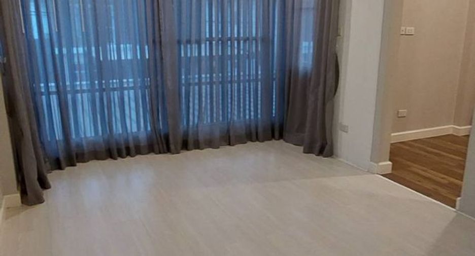 For sale 5 bedrooms house in Mueang Chiang Mai, Chiang Mai