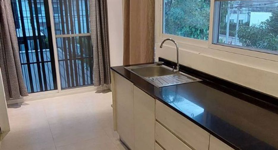 For sale 5 bedrooms house in Mueang Chiang Mai, Chiang Mai