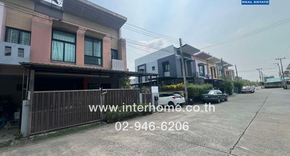 For sale 3 Beds townhouse in Lam Luk Ka, Pathum Thani