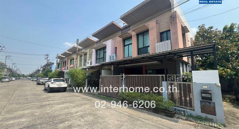 For sale 3 Beds townhouse in Lam Luk Ka, Pathum Thani