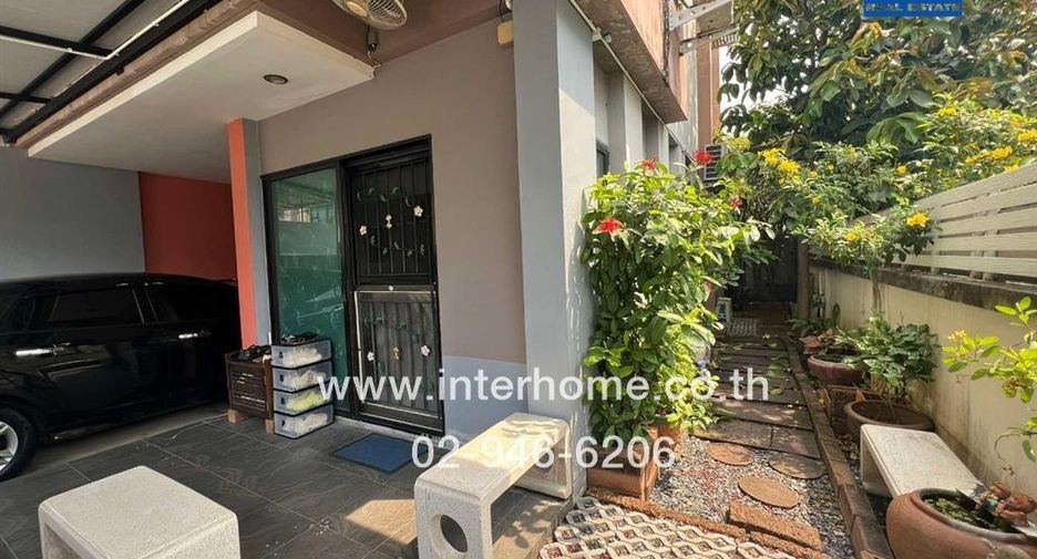 For sale 3 Beds townhouse in Lam Luk Ka, Pathum Thani