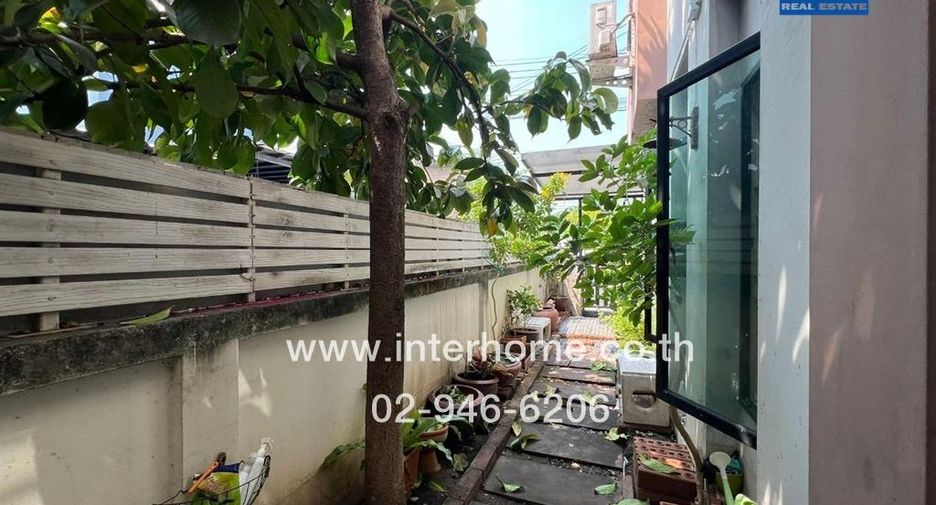 For sale 3 Beds townhouse in Lam Luk Ka, Pathum Thani
