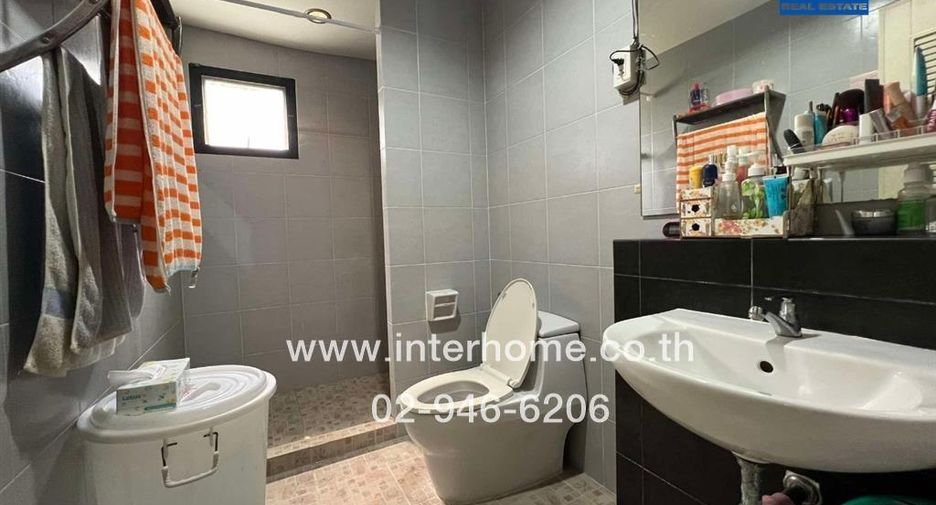For sale 3 Beds townhouse in Lam Luk Ka, Pathum Thani