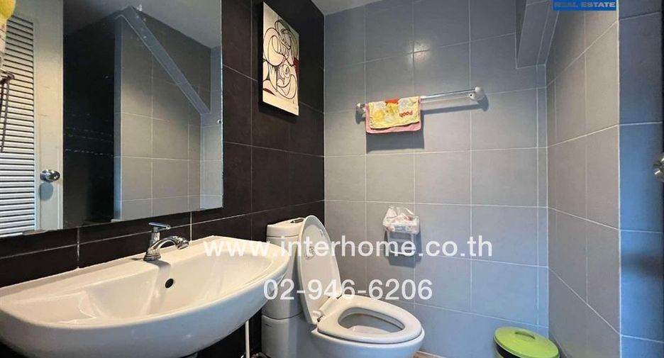For sale 3 Beds townhouse in Lam Luk Ka, Pathum Thani
