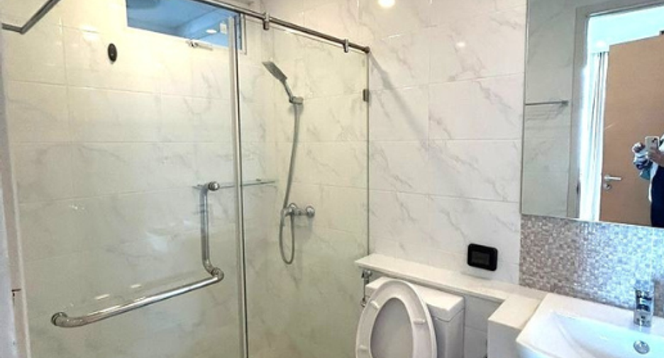 For sale 2 bedrooms condo in Khlong Toei, Bangkok