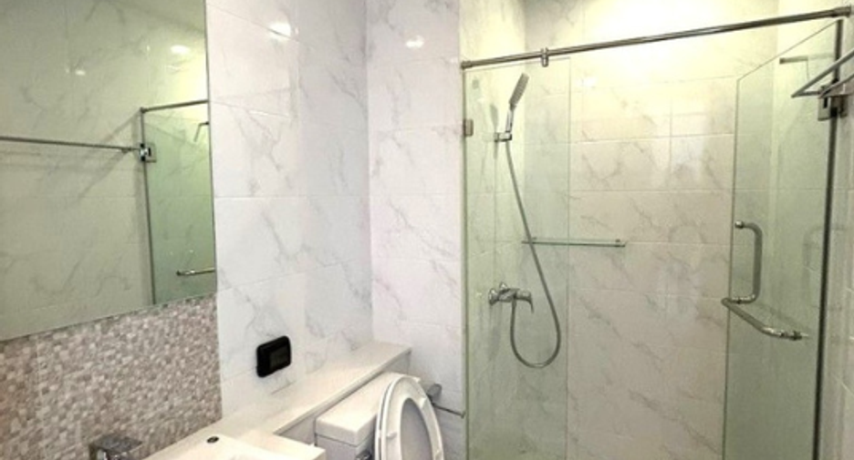 For sale 2 bedrooms condo in Khlong Toei, Bangkok