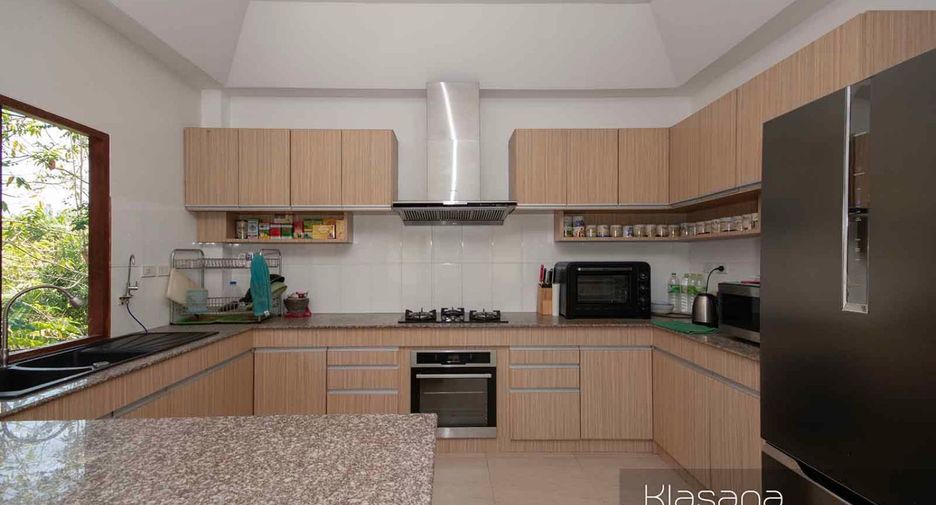 For sale 3 bedrooms villa in Mueang Krabi, Krabi