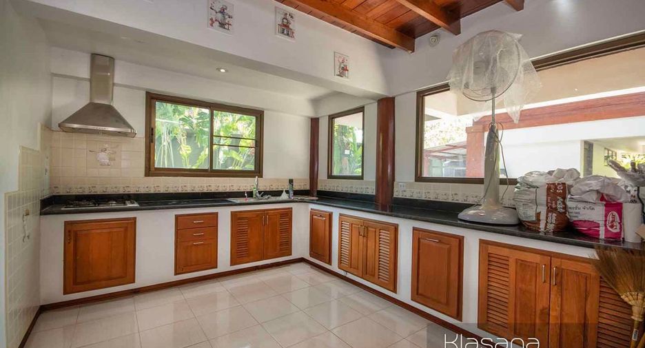 For sale 3 bedrooms villa in Mueang Krabi, Krabi