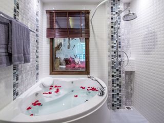 À vendre 24 chambres hôtel à Mueang Chiang Mai, Chiang Mai