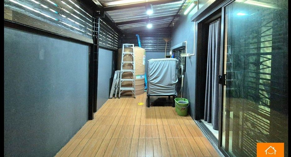 Casa adosada en venta de 3 habitaciones en Sai Mai, Bangkok
