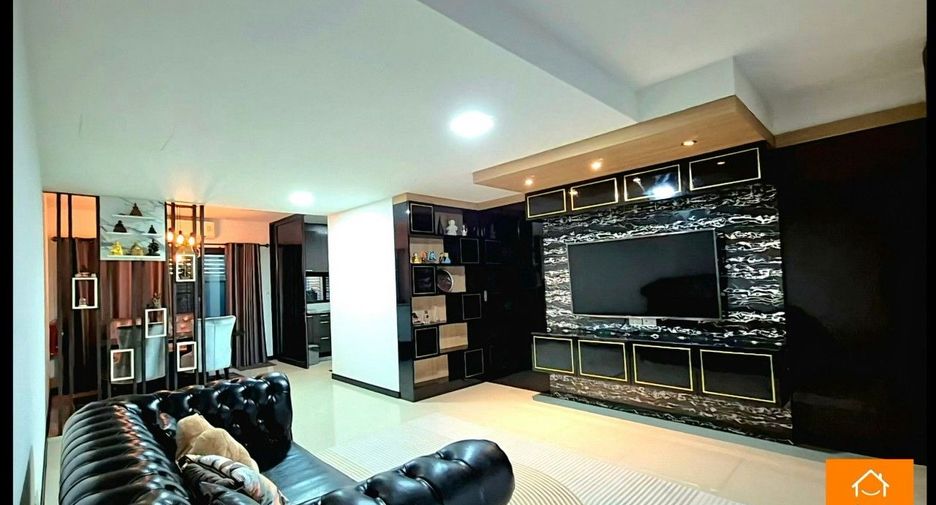 Casa adosada en venta de 3 habitaciones en Sai Mai, Bangkok