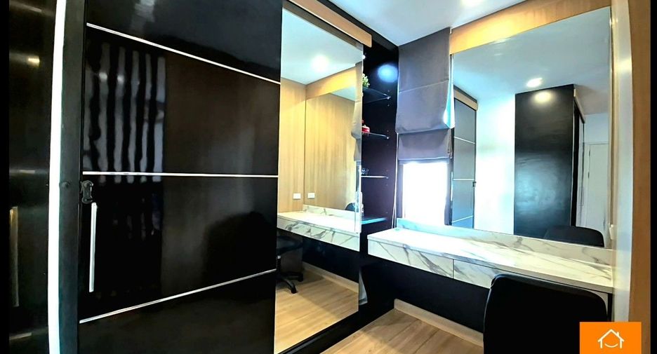 Casa adosada en venta de 3 habitaciones en Sai Mai, Bangkok