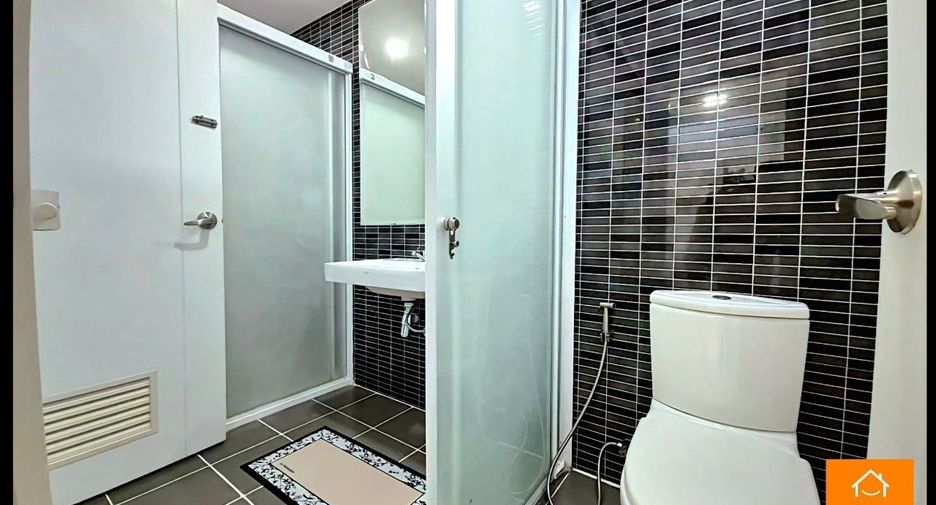 Casa adosada en venta de 3 habitaciones en Sai Mai, Bangkok