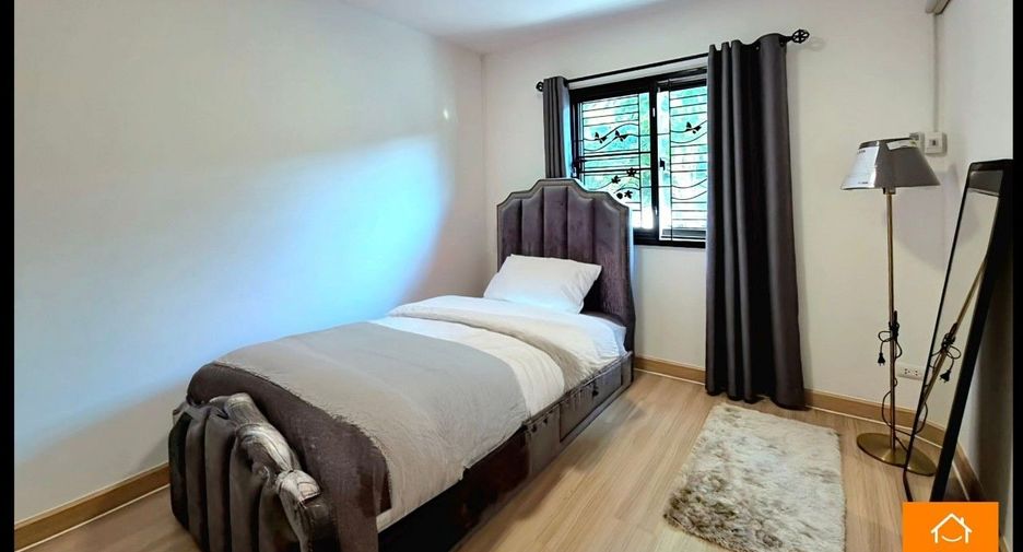 Casa adosada en venta de 3 habitaciones en Sai Mai, Bangkok