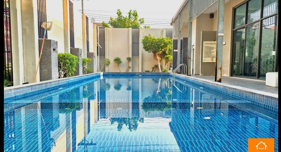 Casa adosada en venta de 3 habitaciones en Sai Mai, Bangkok